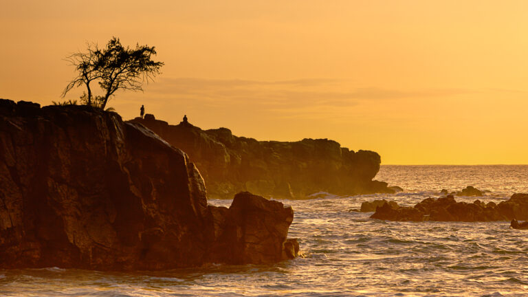 4k Hawaiian Waimea Beach Wallpaper