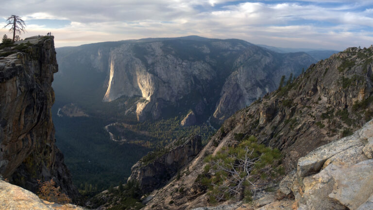 Taft Point Yosemite National Park Mountains Wallpaper