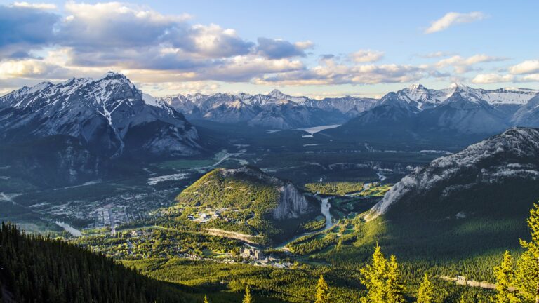 Sulphur Mountain Wallpaper